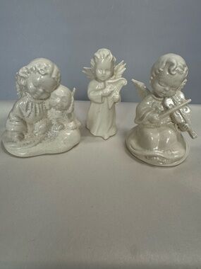 Ceramic Angel Figurine Trio in Ivory Glazed